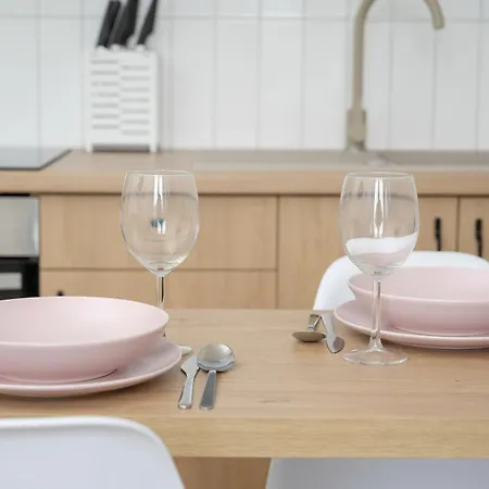 Апартаменты Comfortable In Central By Renters Вроцлав