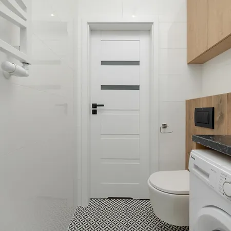 Апартаменты Comfortable In Central By Renters Вроцлав
